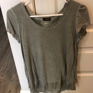 Green short sleeve tee